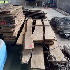 Vente - Chêne sec 2,5 ans – Plateaux 33 mm – Moyennes et Grandes largeurs – ~7 m³ - Prix négociable en fonction des quantités souhaitées - Cloyes-les-Trois-Rivières (28220)